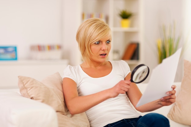 Czym jest choroba afektywna dwubiegunowa i jak się objawia?