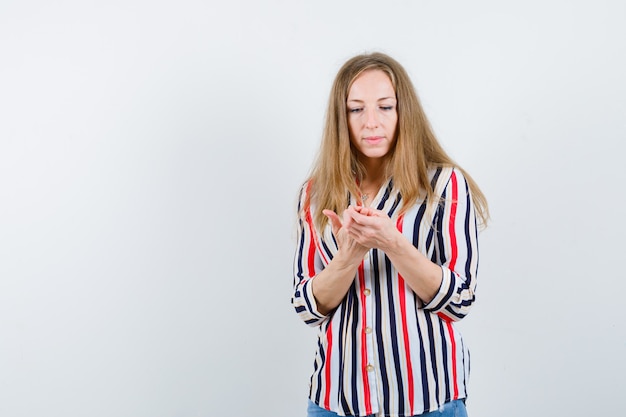 Dlaczego serce boli z lewej strony i kiedy się martwić?