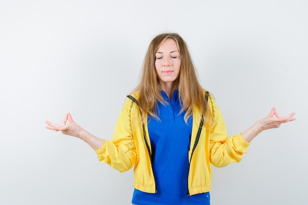 Jak podbudować pewność siebie w trudnych sytuacjach życiowych?