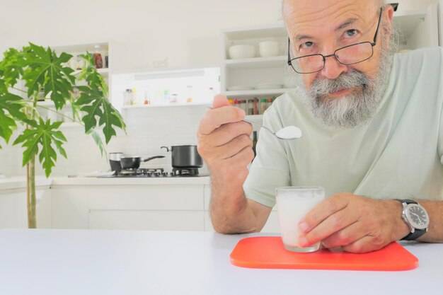 Ile można robić nadgodzin w ciągu miesiąca zgodnie z prawem?