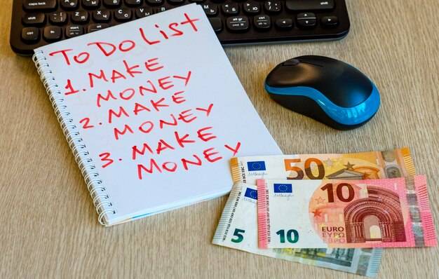 Kiedy wypłacana jest trzynastka w tym roku?